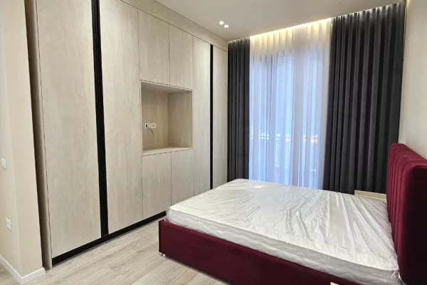 Shtepi me qera Apartament ne Tirane, 2+1, Mobilimi Pjeserisht e mobiluar, Pagesa 1,500  Euro.