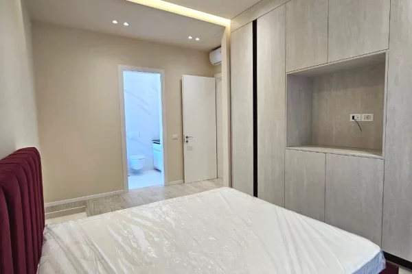 Shtepi me qera Apartament ne Tirane, 2+1, Mobilimi Pjeserisht e mobiluar, Pagesa 1,500  Euro.