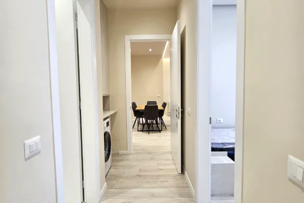 Shtepi me qera Apartament ne Tirane, 2+1, Mobilimi Pjeserisht e mobiluar, Pagesa 1,500  Euro.