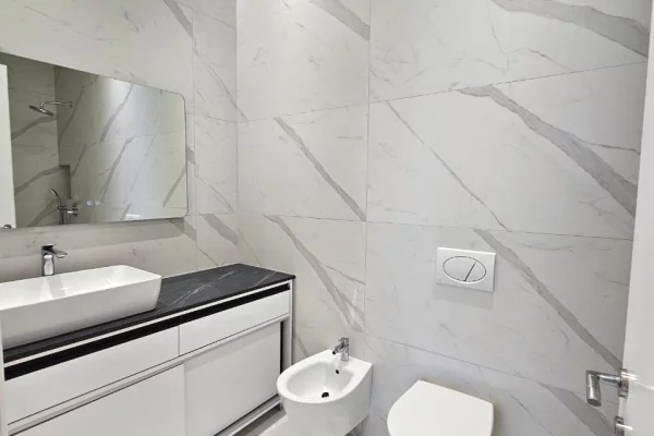 Shtepi me qera Apartament ne Tirane, 2+1, Mobilimi Pjeserisht e mobiluar, Pagesa 1,500  Euro.