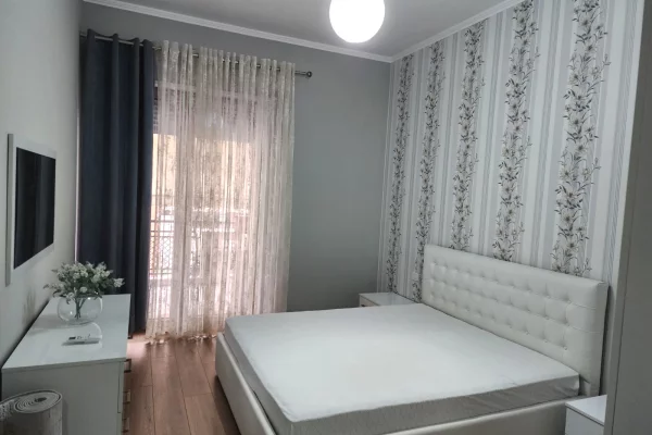 Shtepi me qera Apartament ne Tirane, 1+1, Mobilimi E mobiluar, Pagesa 80,000  Leke.