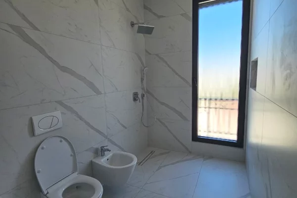 Shtepi me qera Apartament ne Tirane, 2+1, Mobilimi E mobiluar, Pagesa 1,600  Euro.