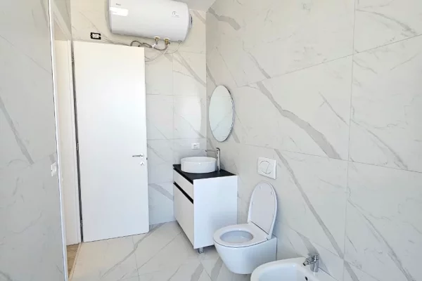 Shtepi me qera Apartament ne Tirane, 2+1, Mobilimi E mobiluar, Pagesa 1,600  Euro.