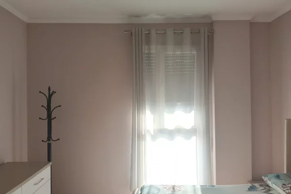 Shtepi me qera Apartament ne Tirane, 1+1, Mobilimi E mobiluar, Pagesa 500  Euro.