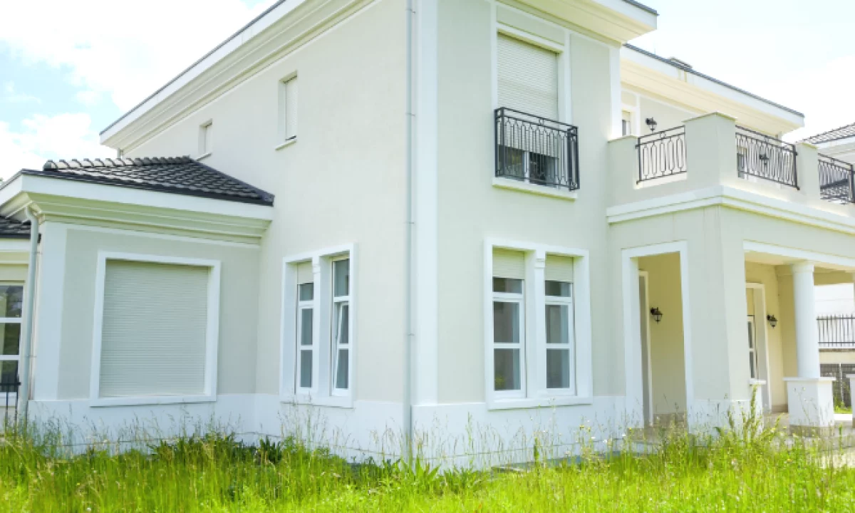 Shtepi ne shitje Vila Luksoze ne Tirane, 5+1, Mobilimi Bosh, pa mobiluar, Pagesa 1,350,000  Euro.
