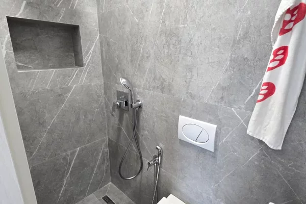 Shtepi me qera Apartament ne Tirane, 2+1, Mobilimi E mobiluar, Pagesa 1,000  Euro.