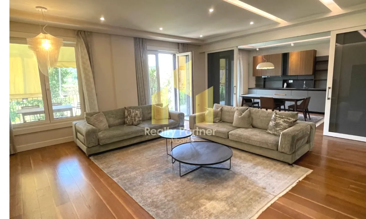 Shtepi me qera Apartament ne Tirane, 3+1, Mobilimi E mobiluar, Pagesa 2,880  Euro.
