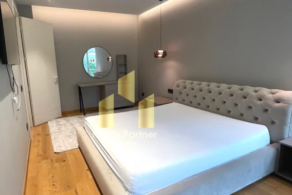 Shtepi me qera Apartament ne Tirane, 2+1, Mobilimi E mobiluar, Pagesa 2,300  Euro.
