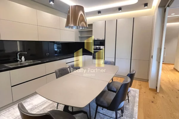 Shtepi me qera Apartament ne Tirane, 2+1, Mobilimi E mobiluar, Pagesa 2,300  Euro.