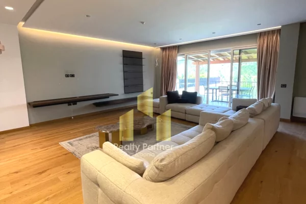 Shtepi me qera Apartament ne Tirane, 2+1, Mobilimi E mobiluar, Pagesa 2,300  Euro.