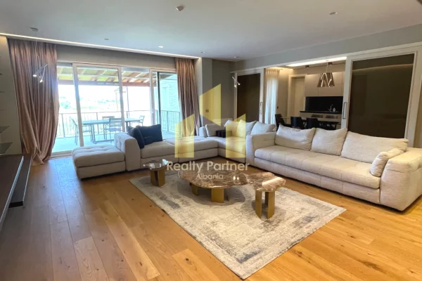 Shtepi me qera 2+1 ne Tirane - 2,300 Euro