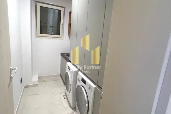Shtepi me qera Apartament ne Tirane, 2+1, Mobilimi E mobiluar, Pagesa 2,300  Euro.