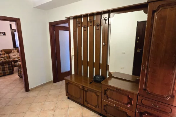 Shtepi me qera Apartament ne Tirane, 2+1, Mobilimi E mobiluar, Pagesa 70,000  Leke.
