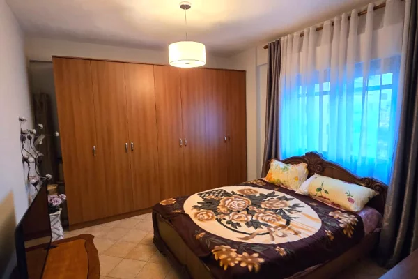 Shtepi me qera Apartament ne Tirane, 2+1, Mobilimi E mobiluar, Pagesa 70,000  Leke.