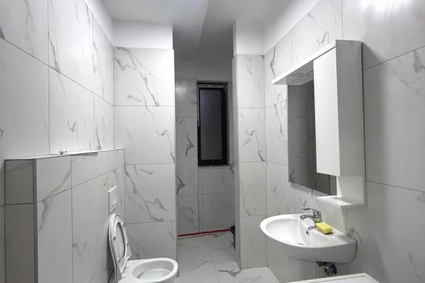 Shtepi me qera Apartament ne Tirane, 1+1, Mobilimi E mobiluar, Pagesa 45,000  Leke.