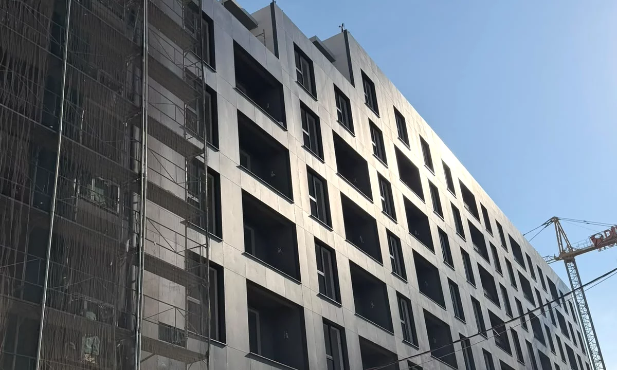 Shtepi ne shitje Apartament ne Tirane, 1+1, Mobilimi Bosh, pa mobiluar, Pagesa 78,400  Euro.