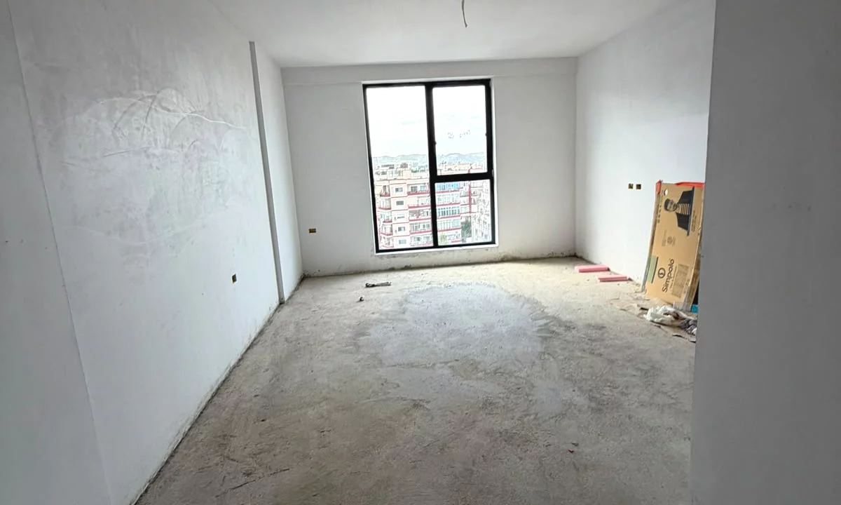 Shtepi ne shitje Apartament ne Tirane, 2+1, Mobilimi Bosh, pa mobiluar, Pagesa 204,600  Euro.