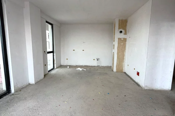 Shtepi ne shitje Apartament ne Tirane, 2+1, Mobilimi Bosh, pa mobiluar, Pagesa 204,600  Euro.