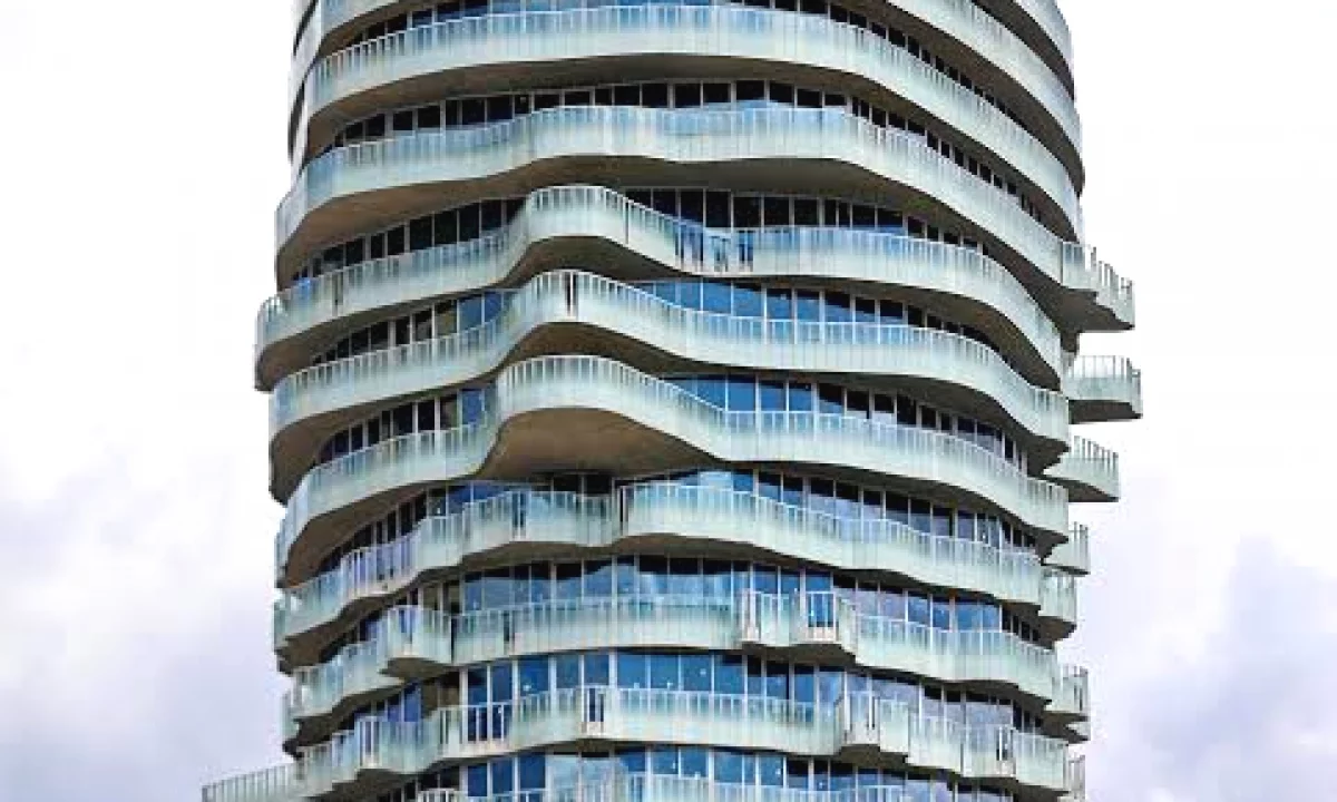 Shtepi ne shitje Apartament ne Tirane, 3+1, Mobilimi Bosh, pa mobiluar, Pagesa 878,150  Euro.