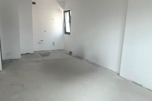 Shtepi ne shitje Apartament ne Tirane, 1+1, Mobilimi Bosh, pa mobiluar, Pagesa 190,000  Euro.