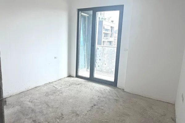 Shtepi ne shitje Apartament ne Tirane, 1+1, Mobilimi Bosh, pa mobiluar, Pagesa 190,000  Euro.