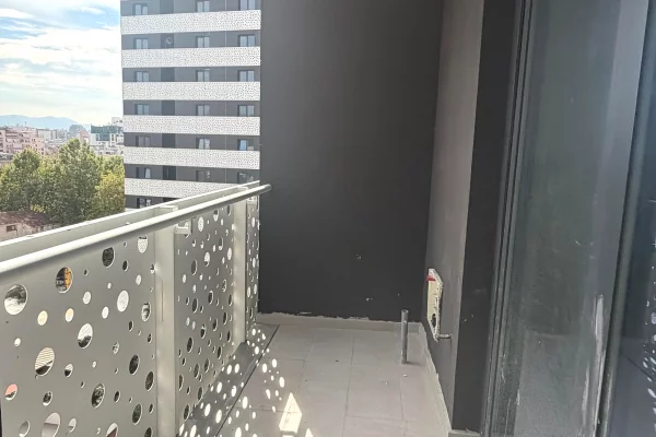 Shtepi ne shitje Apartament ne Tirane, 1+1, Mobilimi Bosh, pa mobiluar, Pagesa 190,000  Euro.