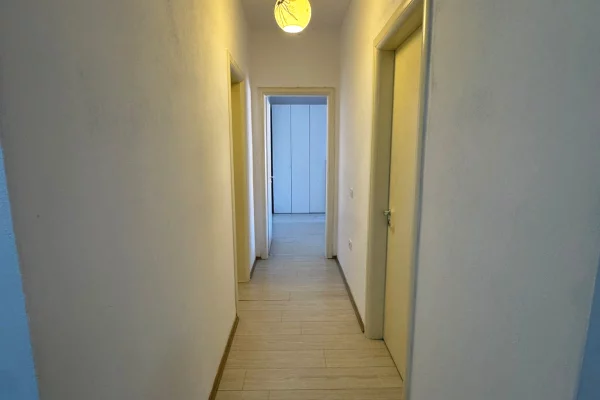 Shtepi me qera Apartament ne Tirane, 2+1, Mobilimi E mobiluar, Pagesa 75,000  Leke.
