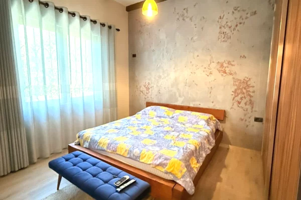 Shtepi me qera Vila Luksoze ne Tirane, 2+1, Mobilimi E mobiluar, Pagesa 150,000  Leke.