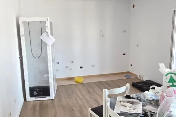 Shtepi me qera Apartament ne Tirane, 2+1, Mobilimi E mobiluar, Pagesa 80,000  Leke.