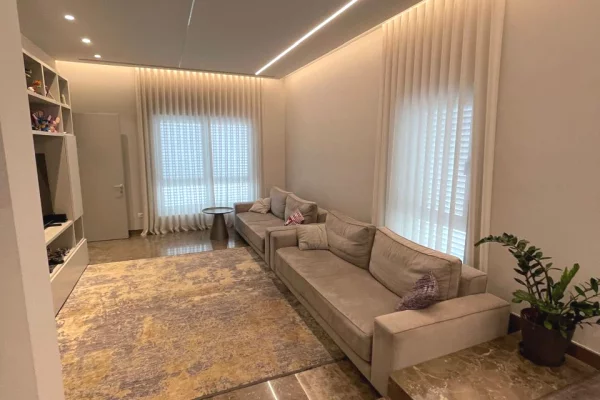 Shtepi ne shitje Vila Luksoze ne Tirane, 4+1, Mobilimi E mobiluar, Pagesa 1,300,000  Euro.