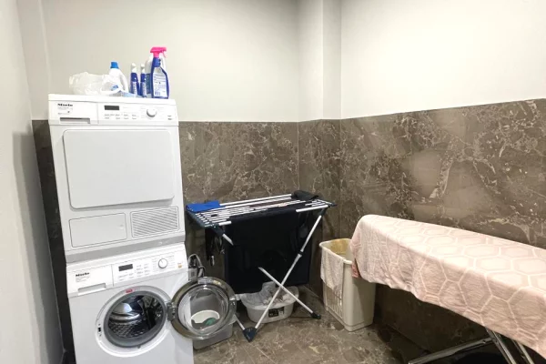 Shtepi ne shitje Vila Luksoze ne Tirane, 4+1, Mobilimi E mobiluar, Pagesa 1,300,000  Euro.