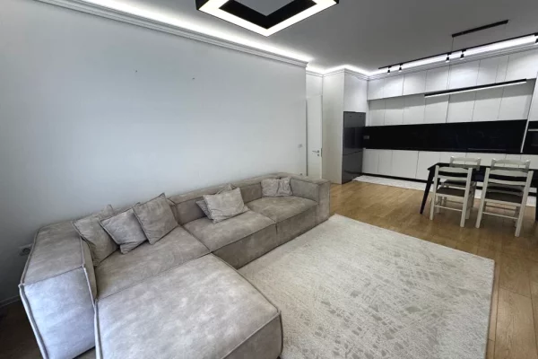 Shtepi me qera Apartament ne Tirane, 3+1, Mobilimi E mobiluar, Pagesa 2,300  Euro.