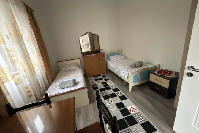 Shtepi me qera Shtepi Private ne Tirane, 1+1, Mobilimi E mobiluar, Pagesa 450  Euro.