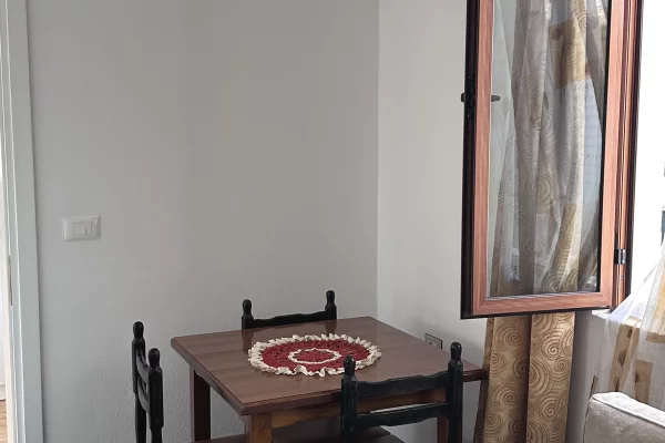 Shtepi me qera Shtepi Private ne Tirane, 1+1, Mobilimi E mobiluar, Pagesa 460  Leke.