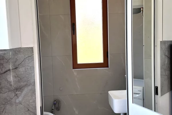 Shtepi me qera Shtepi Private ne Tirane, 1+1, Mobilimi E mobiluar, Pagesa 450  Leke.