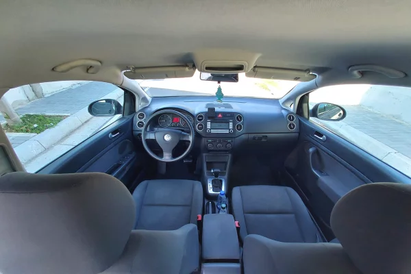 Auto in Vendita a Valona, Volkswagen, 2007 Diesel,Kambio Automatik Pagamento 500,000  Leke.