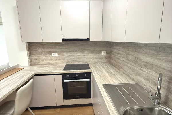 Shtepi me qera Apartament ne Tirane, 1+1, Mobilimi E mobiluar, Pagesa 600  Euro.