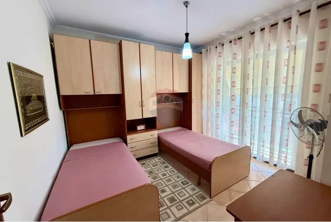 Shtepi me qera Apartament ne Tirane, 2+1, Mobilimi E mobiluar, Pagesa 45,000  Leke.