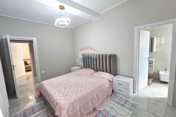 Shtepi me qera Apartament ne Tirane, 2+1, Mobilimi E mobiluar, Pagesa 65,000  Leke.