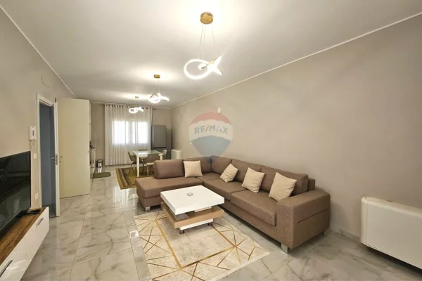 Shtepi me qera Apartament ne Tirane, 2+1, Mobilimi E mobiluar, Pagesa 65,000  Leke.