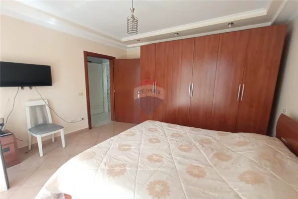 Shtepi me qera Apartament ne Tirane, 2+1, Mobilimi E mobiluar, Pagesa 750  Euro.