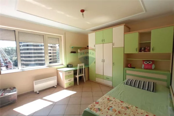 Shtepi me qera Apartament ne Tirane, 2+1, Mobilimi E mobiluar, Pagesa 750  Euro.