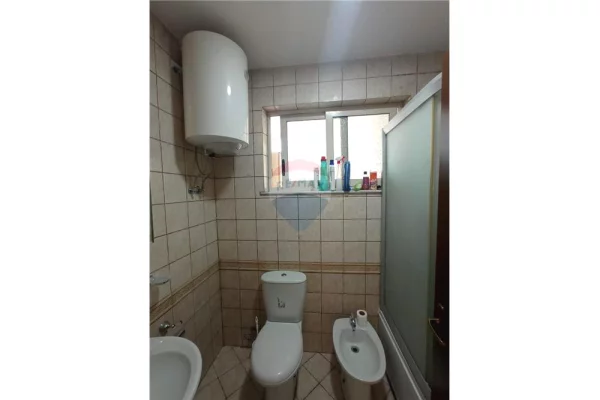 Shtepi me qera Apartament ne Tirane, 2+1, Mobilimi E mobiluar, Pagesa 750  Euro.