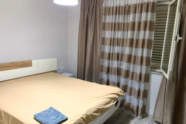 Shtepi me qera Apartament ne Tirane, 2+1, Mobilimi E mobiluar, Pagesa 600  Euro.