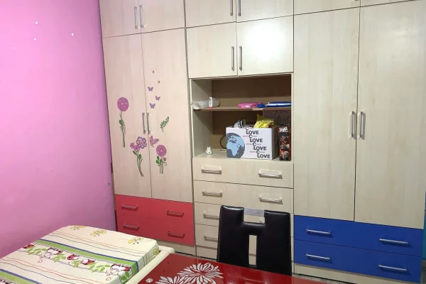 Shtepi me qera Apartament ne Tirane, 2+1, Mobilimi E mobiluar, Pagesa 600  Euro.