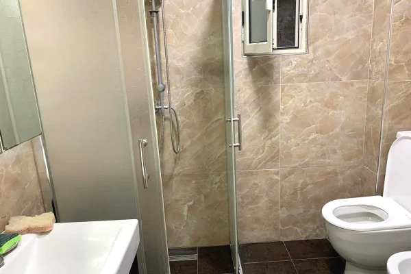 Shtepi me qera Apartament ne Tirane, 2+1, Mobilimi E mobiluar, Pagesa 600  Euro.