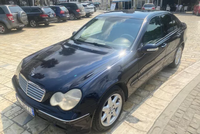 Auto in Vendita a Kavaja - 3,200 Euro