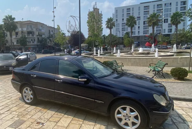 Auto in Vendita a Kavaja - 3,200 Euro
