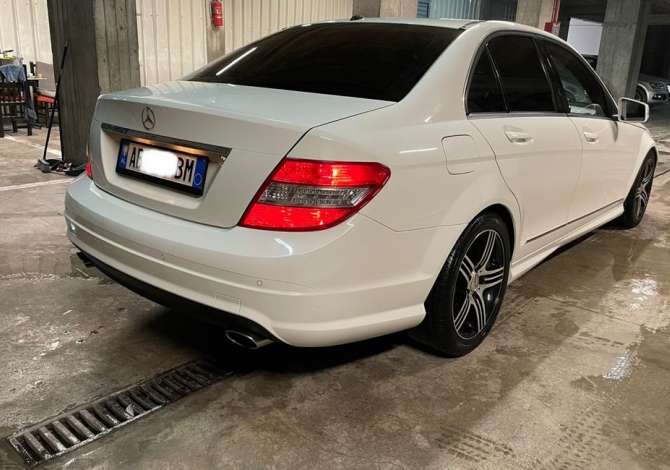 Auto in Vendita a Tirana - 8,200 Euro