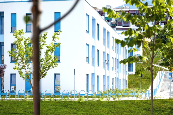 Shtepi ne shitje Apartament ne Tirane, 1+1, Mobilimi Bosh, pa mobiluar, Pagesa 74,000  Euro.